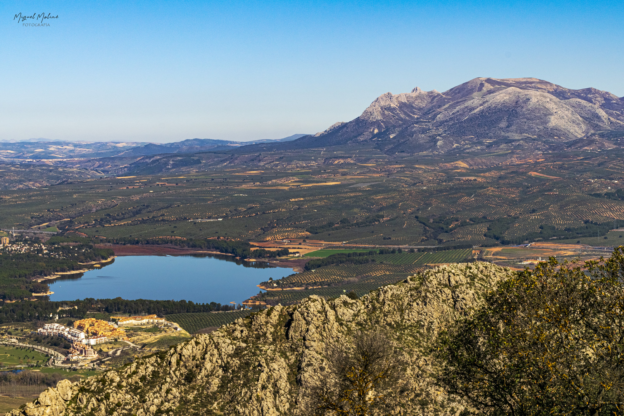 Miguel Moliné Fotografía - panoramica-pantano-y-sierra-arana.jpg